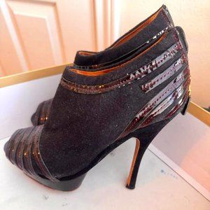 Adorable L.A.M.B platform stilettos, Size 9 L.A.M.B.